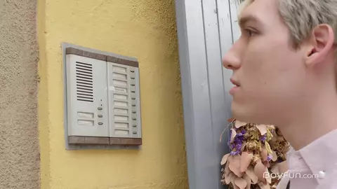 Der gut bestückte Jake Hunter hat ein Date mit dem gutaussehenden Mark Troy
