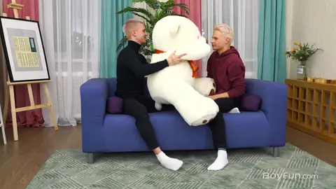 Max Gen & Daniel Star