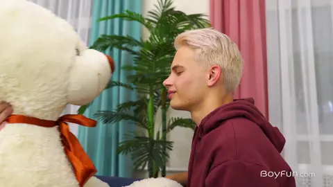 Max Gen & Daniel Star