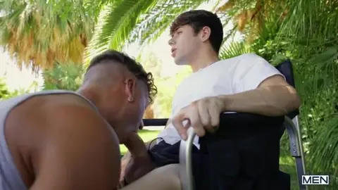 Просмотр квартиры оборачивается рискованным сексом