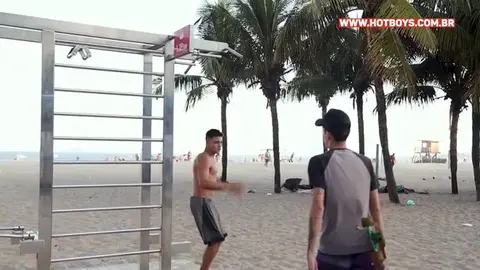 Skater follado en el garaje por su colega