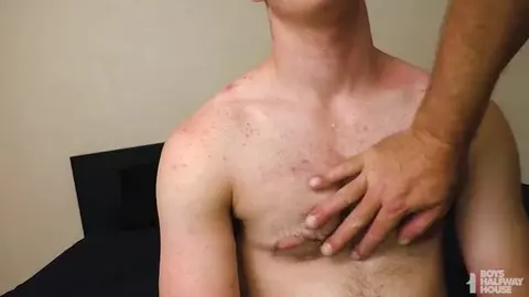 Late rent: he pays with his ass