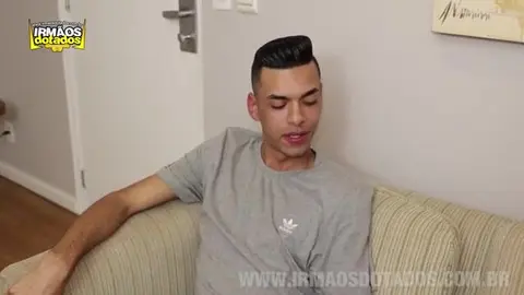 Magro ben dotato devasta il culo di un maschio virile