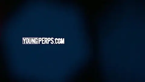 Detenido, humillado y follado