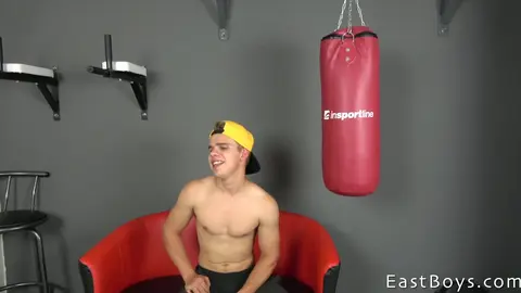 Casting porno para el joven boxeador Richard Hicks