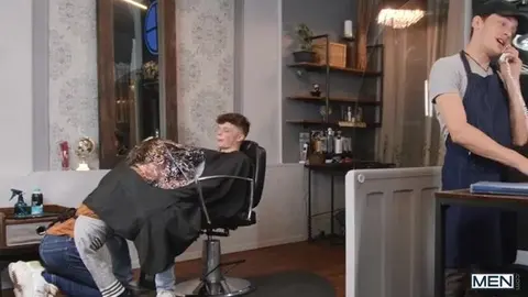 Un barbiere viene sodomizzato da un cliente - Cristiano & Jake Preston