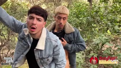 Cocina entre jóvenes gays