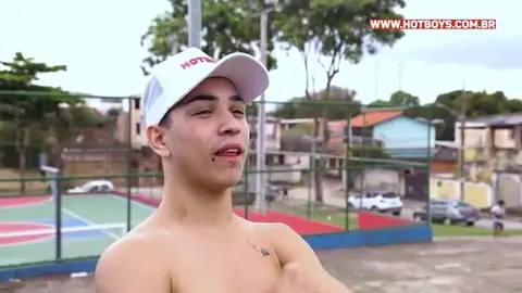 Follado por dos matones