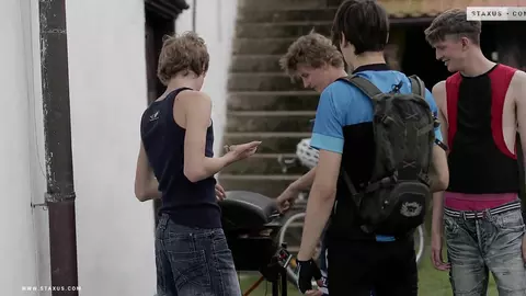 Twink selvaggi scatenati — Conor Davis & Nick Fox