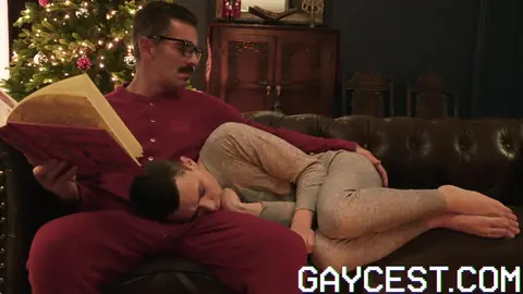 FAMILY HOLIDAY TRADITION Episode 2 - Xmas Sleepy Time