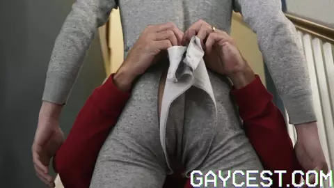 FAMILY HOLIDAY TRADITION Episode 1 - Mistletoe