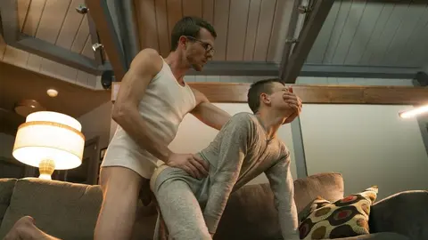 Daddy & il suo twink — Ep.2 Serata film che degenera