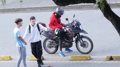 Justin Host - Zayne Bright