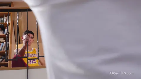 Vincent Castle - Archi Gold