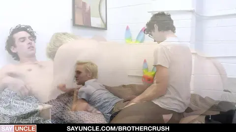 Stepbro me ayuda a rascarme ese picor (Mark Something, Trent Marx)