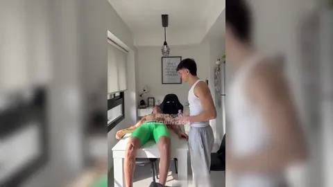 Leo Boy wichst KitoShelby00 ab