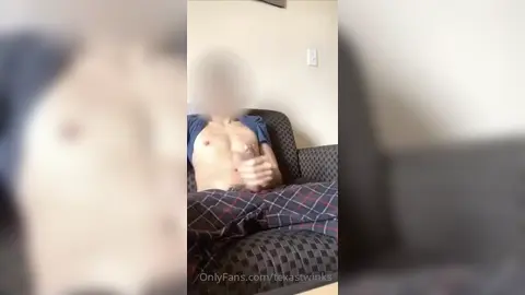 Texastwinks — дрочка на диване