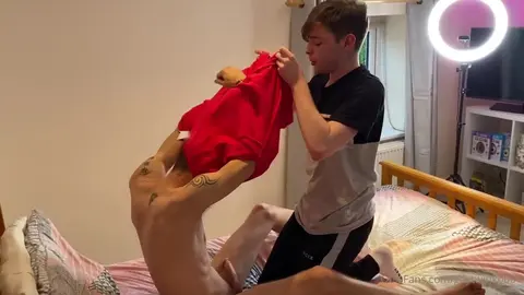 Harte Pause — GayTwink0001