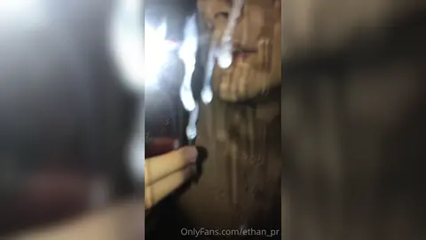 Specchio sporcato e leccato — Ethan