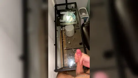 48h — scrivania imbiancata (alt) — Ethan