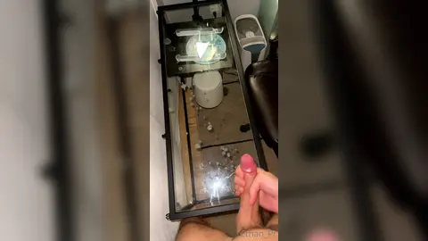 48h — scrivania imbiancata (alt) — Ethan