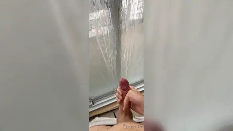 Утренний быстрый залп в окно — Ethan