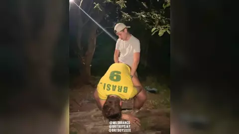 Blowjob im Feld → roh