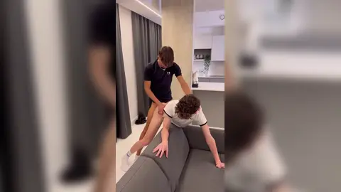 Chase Parker ingravidisce AngelicBoyo (divano)