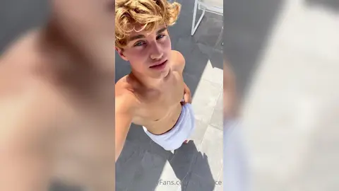 Pick It Up — Valentin