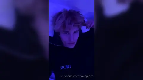 Kiss Me Hard — Valentin