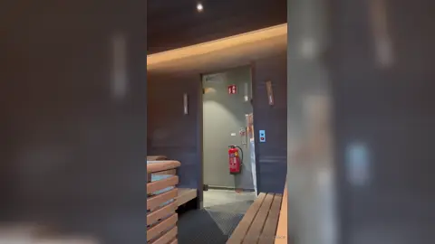 Asciugamano giù — Valentin