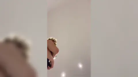 Раздень меня — Валентин