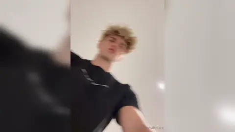 Spogliami — Valentin