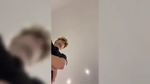 Undress Me — Valentin