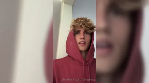 Можно кончить в тебе? — Валентин