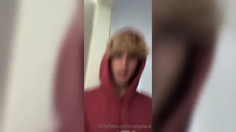 Posso gozar dentro? — Valentin