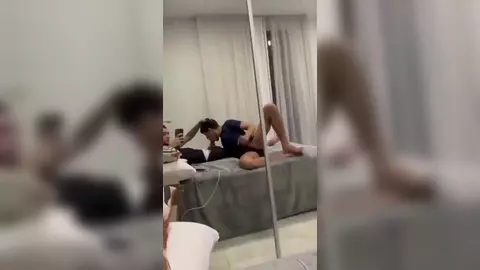 Twink lutscht Schwanz