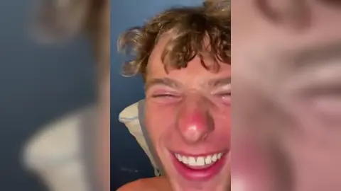 Twinks pajeándose juntos