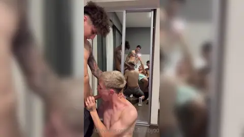 Kitoshelby00 & Freunde — Twink lutscht