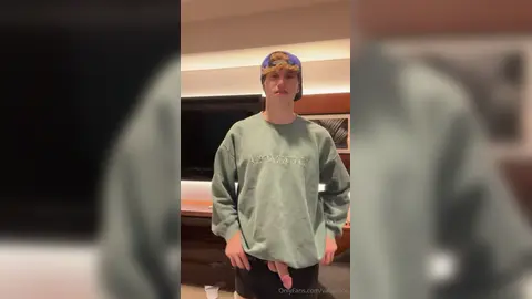 Cazzone ballerino da succhiare — Valentin