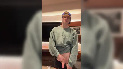 Cazzone ballerino da succhiare — Valentin