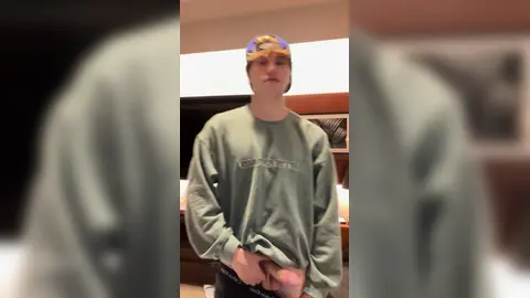 Rola enorme pedindo boquete — Valentin