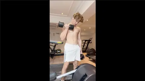 Floppy en el gym — Valentin