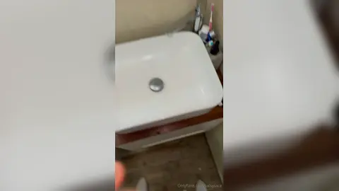 Дрочка в ванной — Валентин