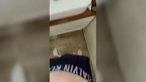 Дрочка в ванной — Валентин