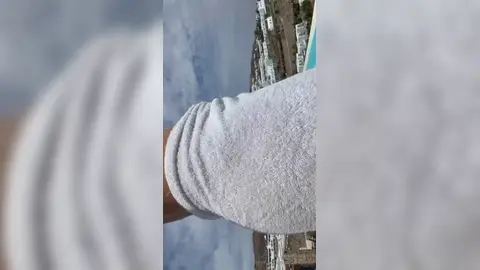 Zusammen in den Pool? — Valentin