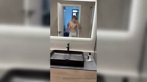 Сделай меня твёрдым — Валентин