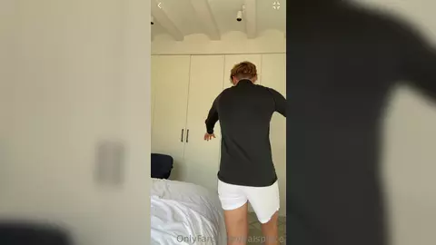 Handstand-Tease — Valentin