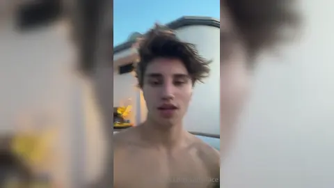 Underwater Cruising — Valentin