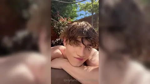 Hot Tub Slut — Valentin